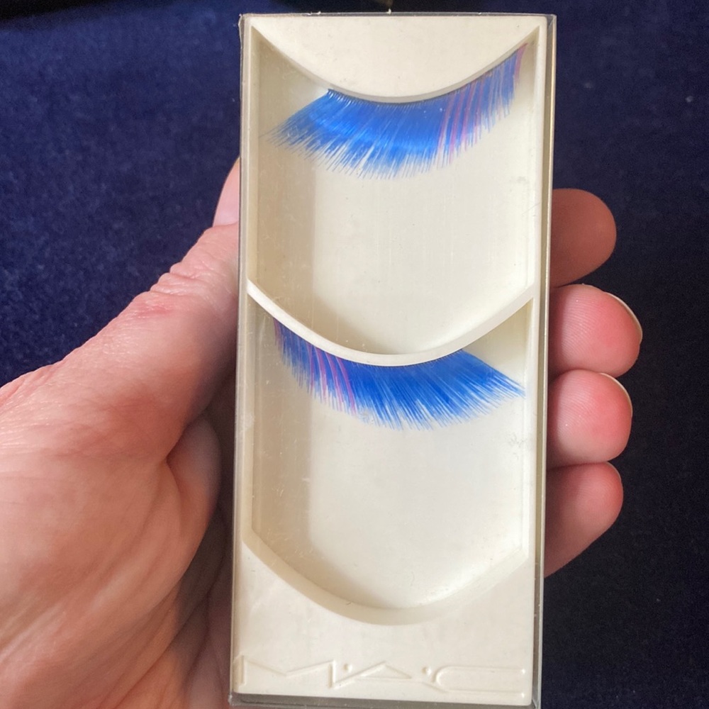 Fantasy False lashes bundle - Picture 10 of 11